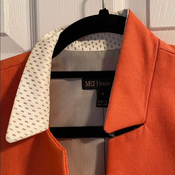 Blazer - Picture 4 of 4